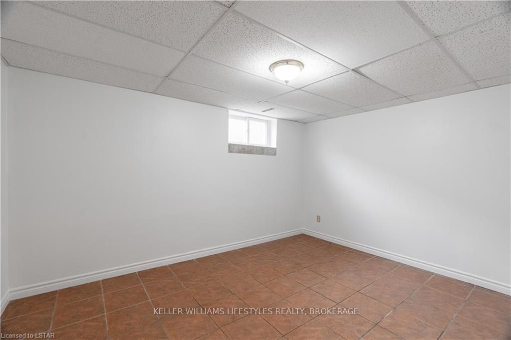 Listing Image 28