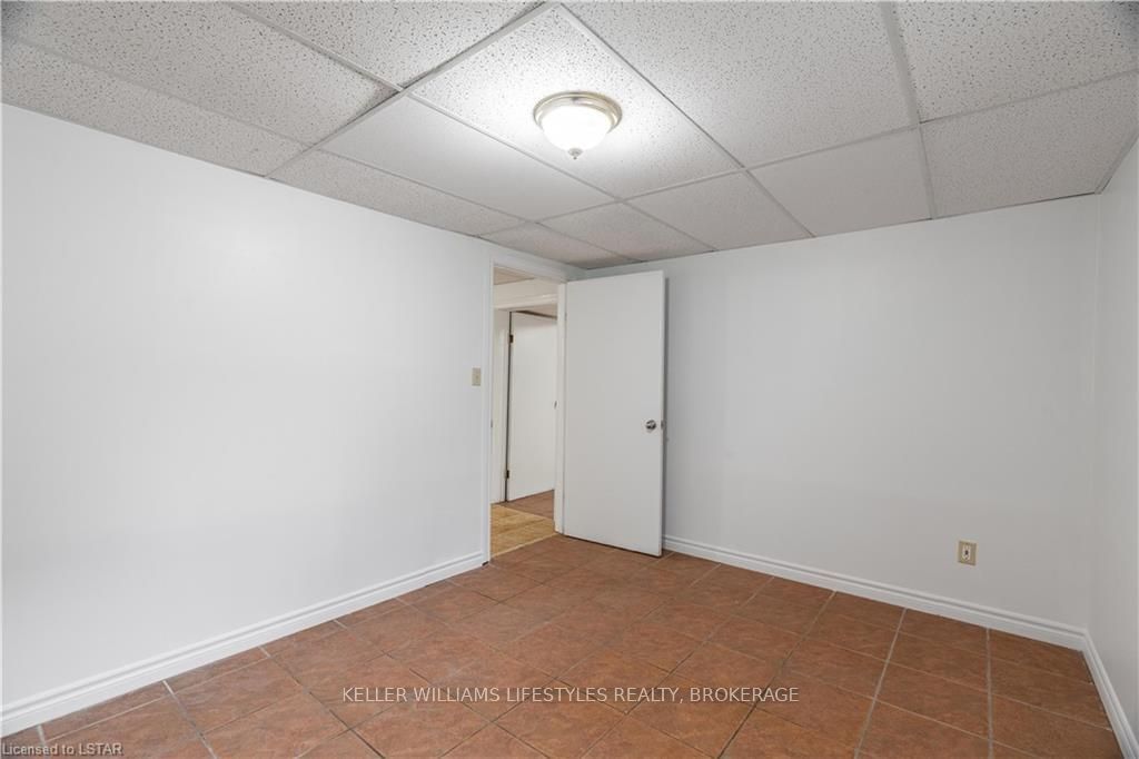 Listing Image 29