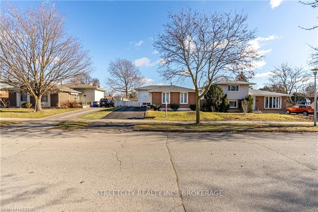 Listing Image 4