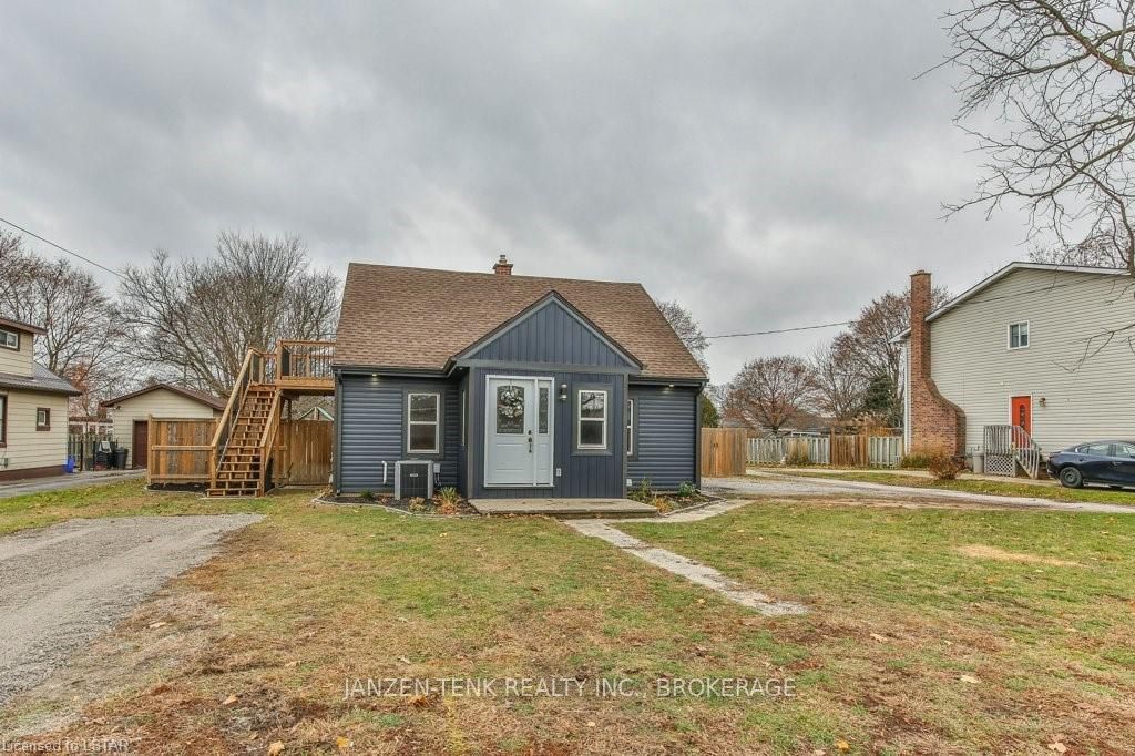 Listing Image 4