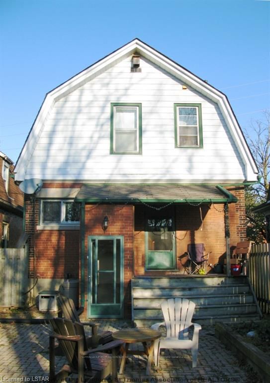 Listing photo 2