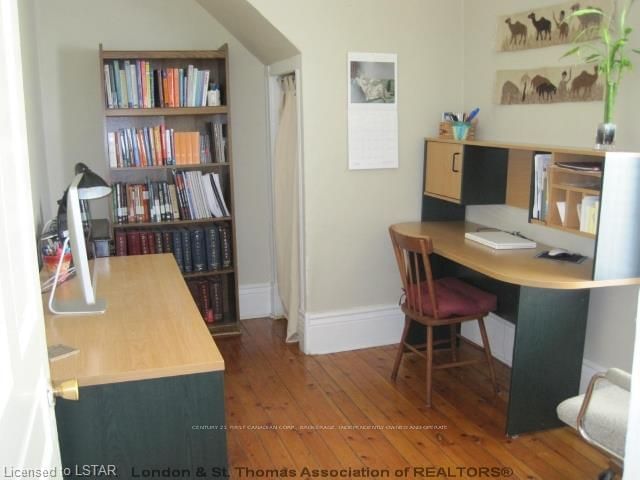 Listing Image 7