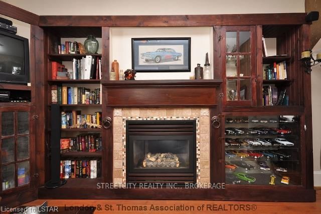 Listing Image 7