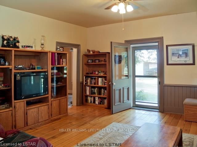 Listing Image 13
