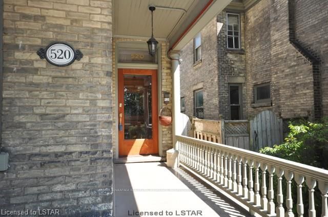 Listing Image 4