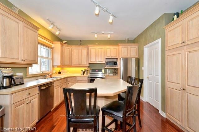 Listing Image 5