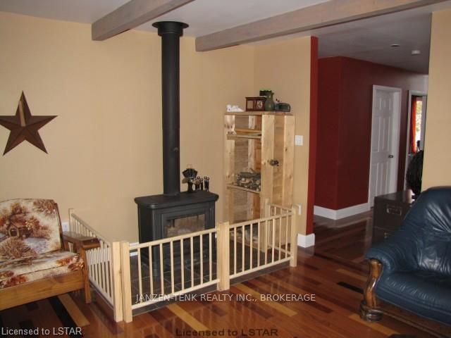 Listing Image 7