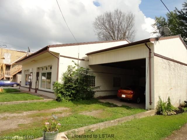 Listing photo 3
