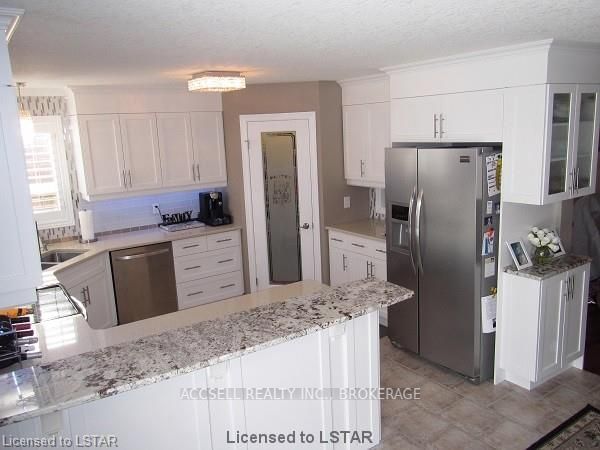 Listing Image 5