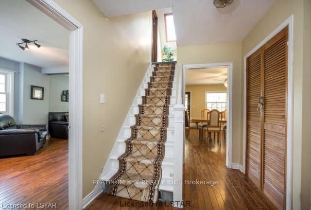 Listing Image 7