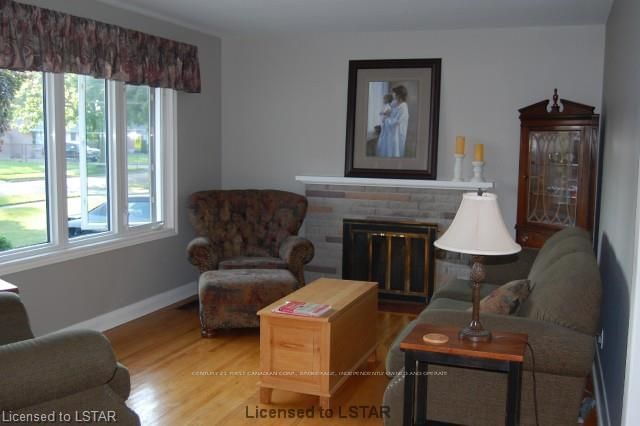 Listing Image 7