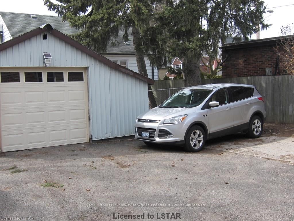 Listing Image 3
