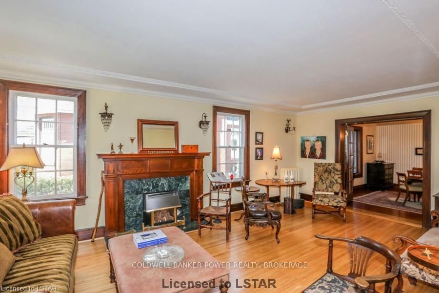 Listing Image 7