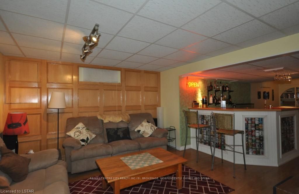 Listing Image 14