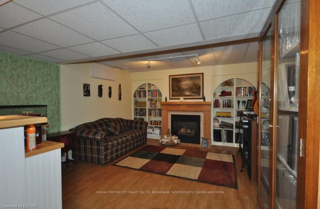 Listing Image 17