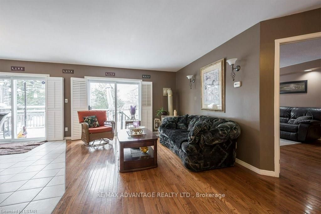 Listing Image 7
