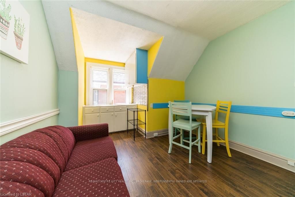 Listing Image 16