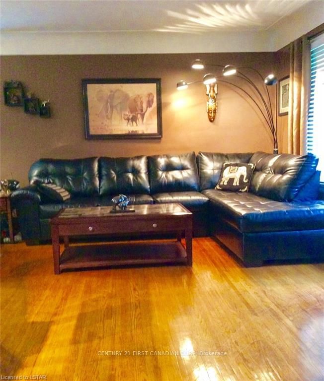 Listing Image 7