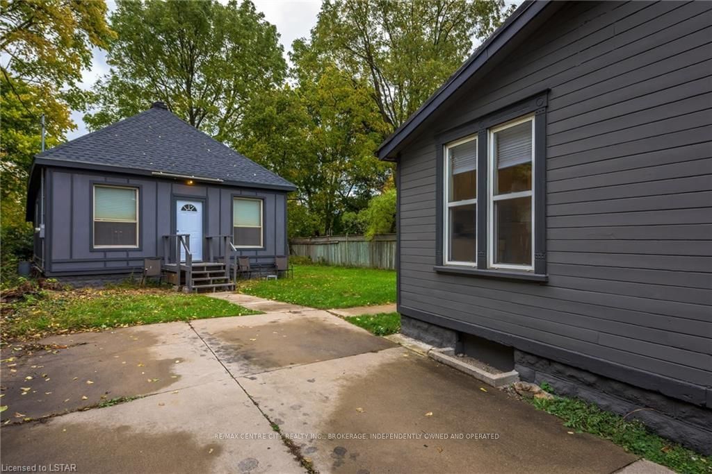 Listing Image 4
