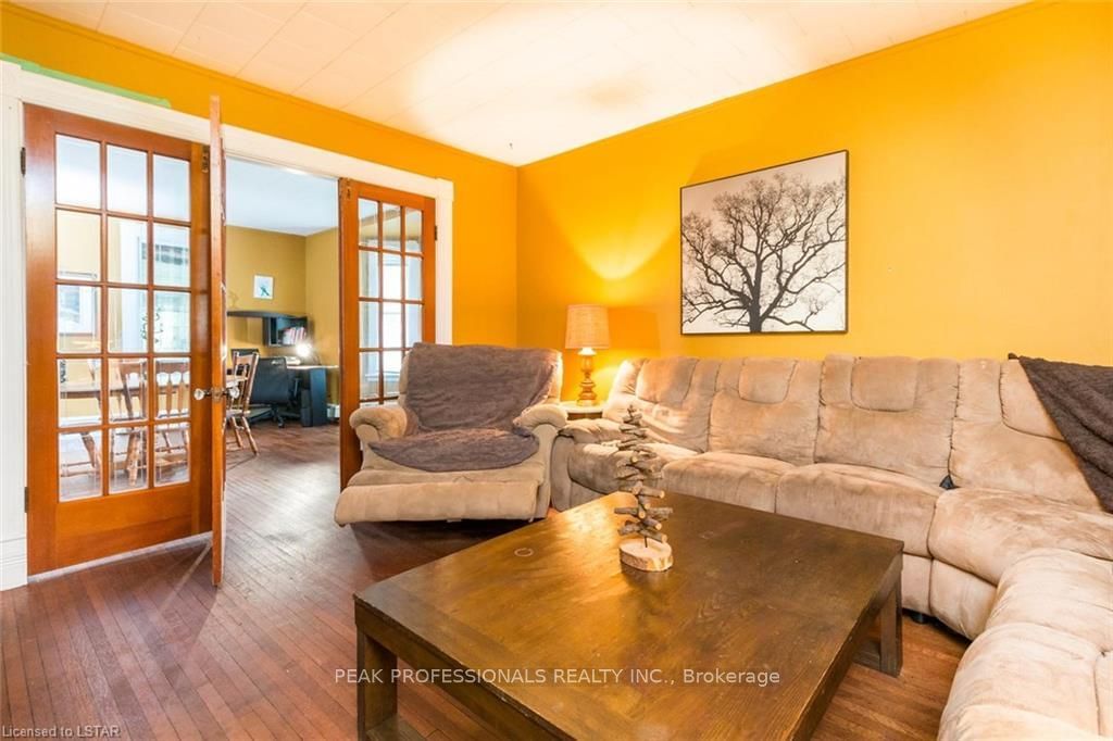 Listing Image 7