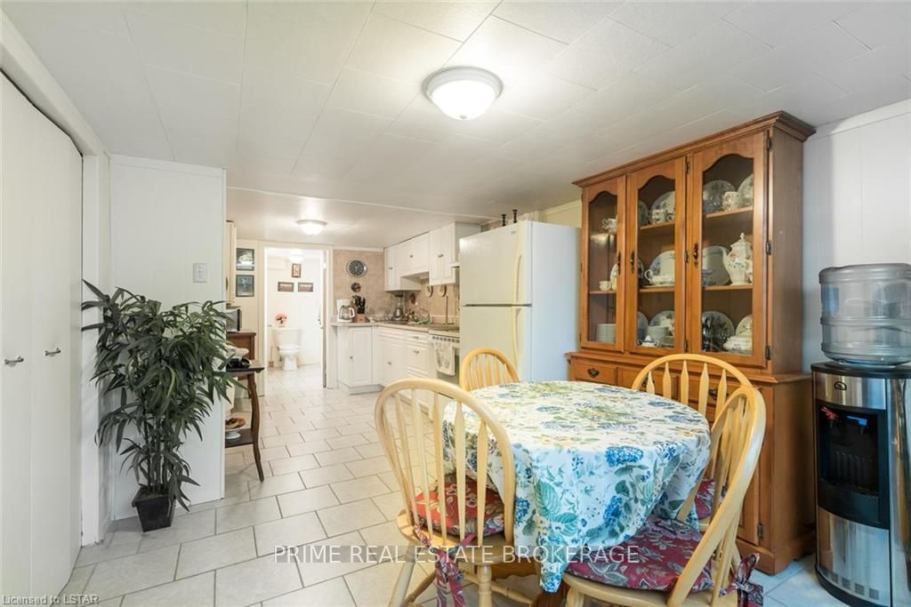 Listing Image 32
