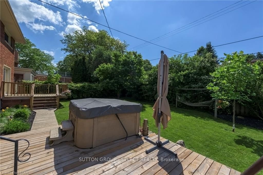 Listing Image 12