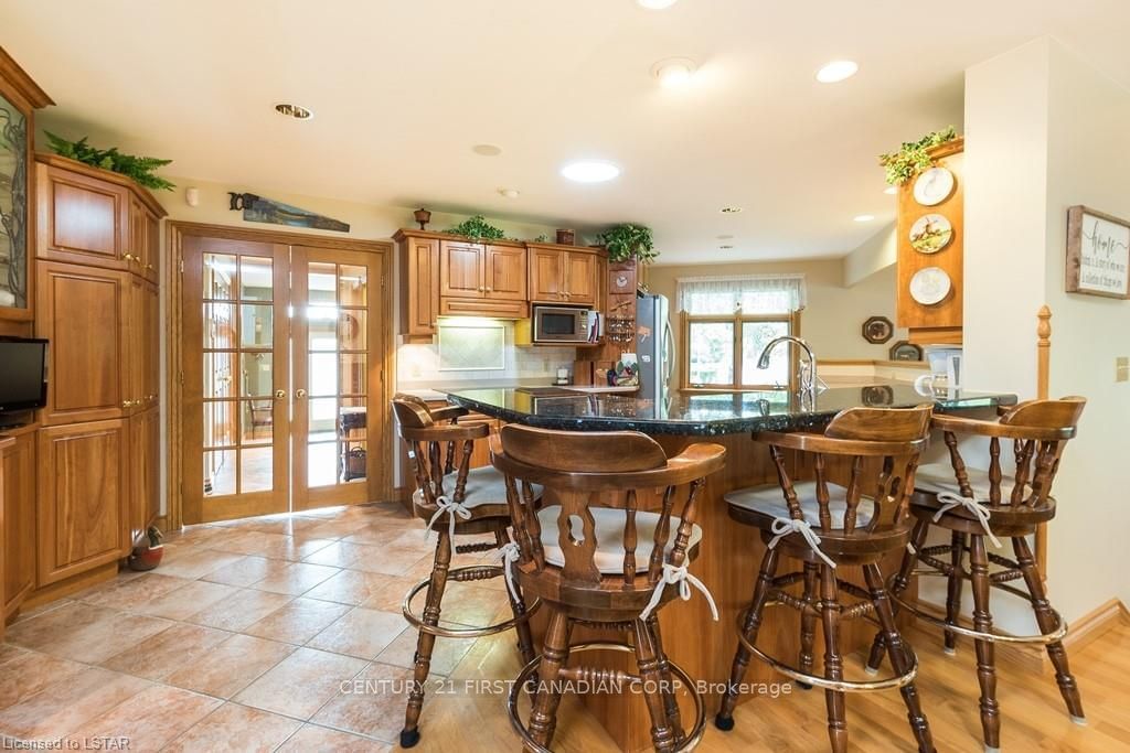 Listing Image 11
