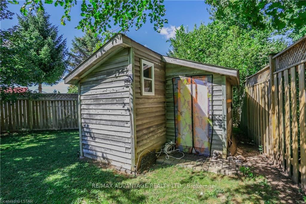 Listing Image 5