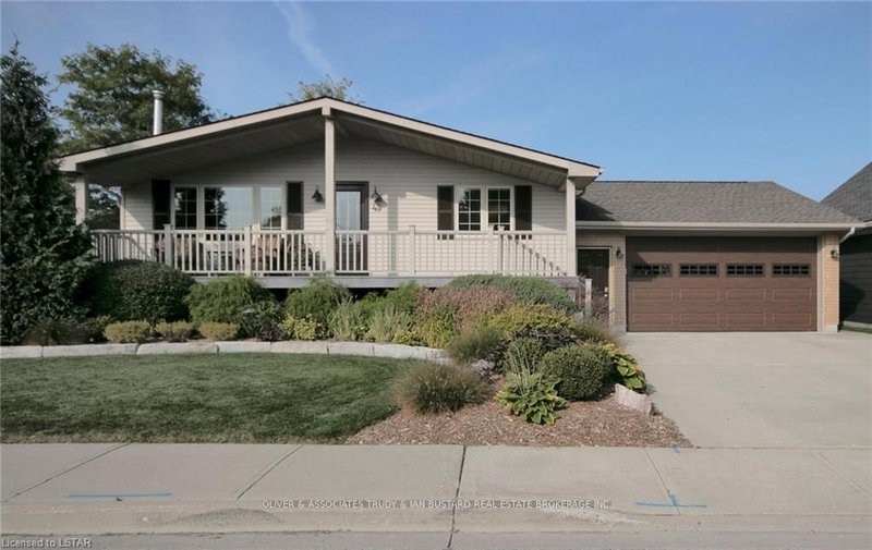 49 Gill Rd, Lambton Shores, N0M 1T0 | Image 2