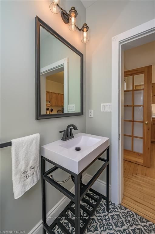 Listing Image 18