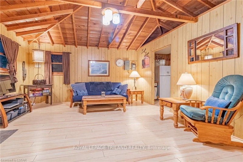 35 Walker St, Lambton Shores, N0M 1T0 | Image 3