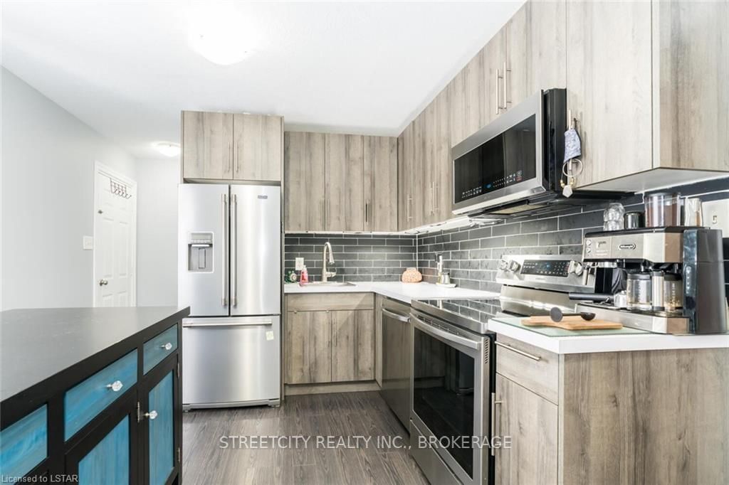 Listing Image 9