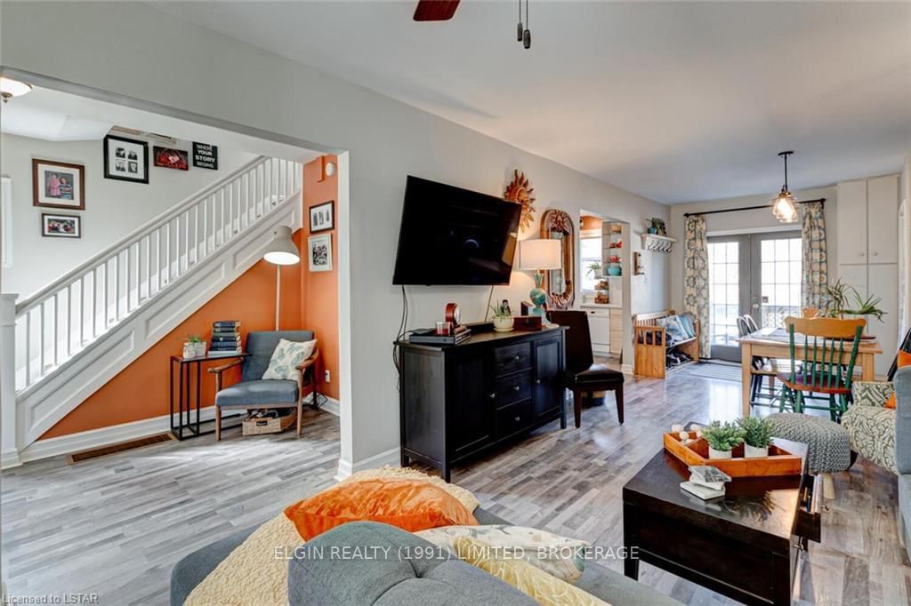 Listing Image 7