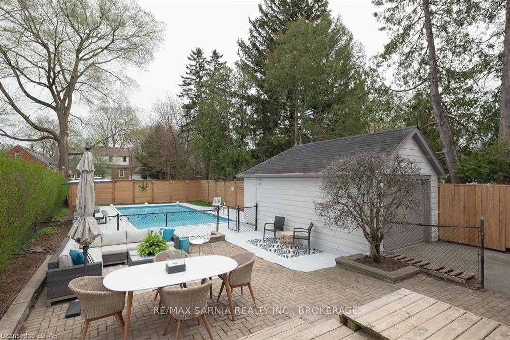 Listing Image 7