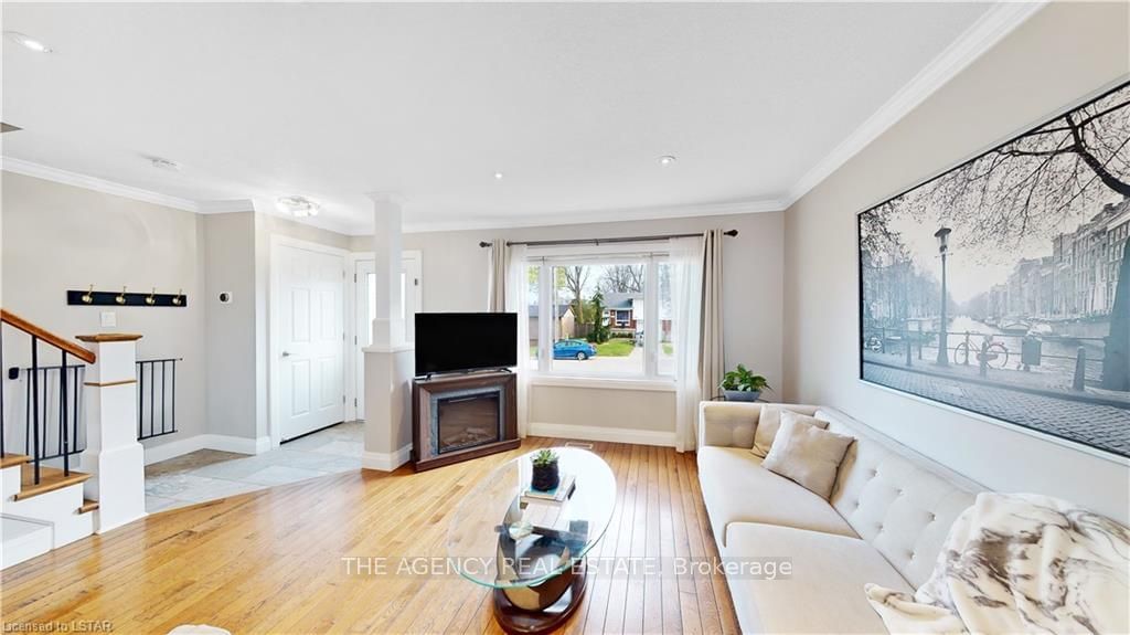 Listing Image 7