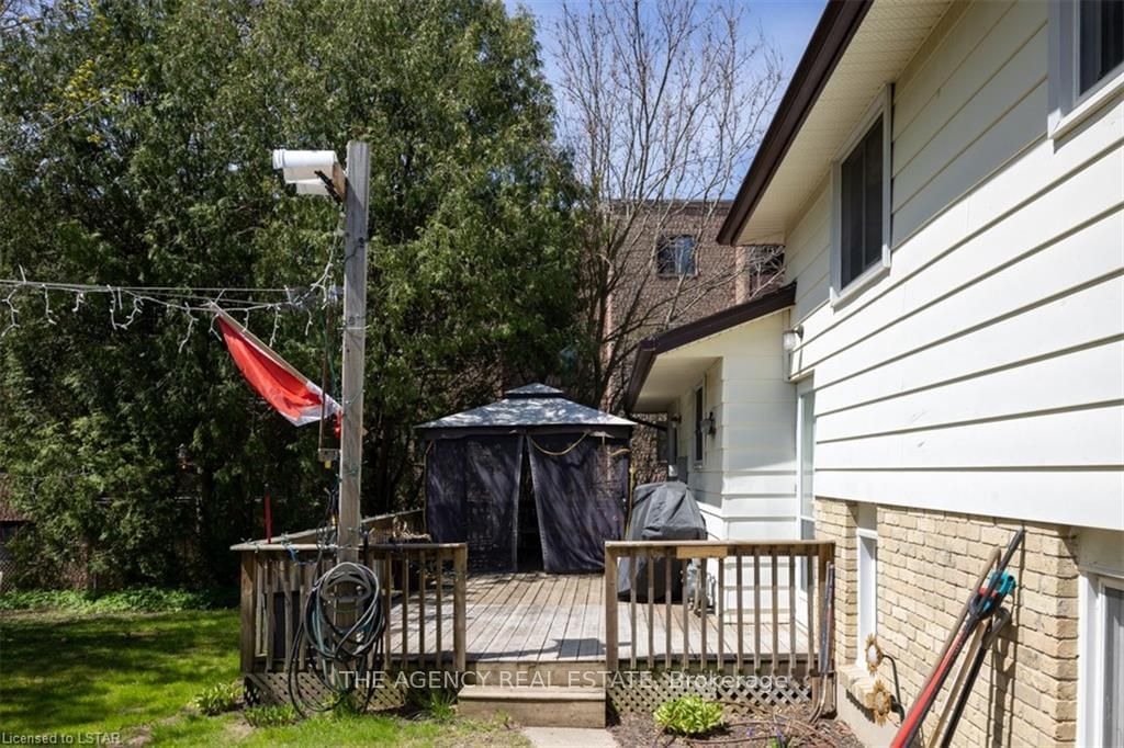 Listing Image 4