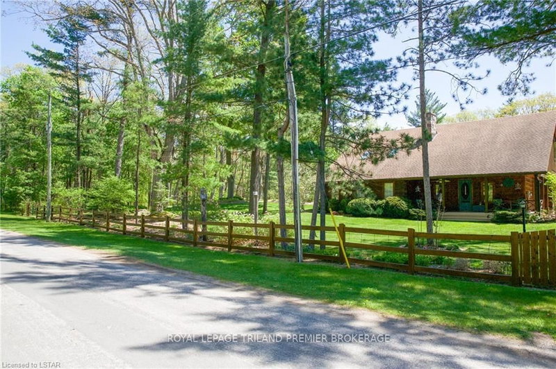 9936 Ontario St, Lambton Shores, N0M 2L0 | Image 2