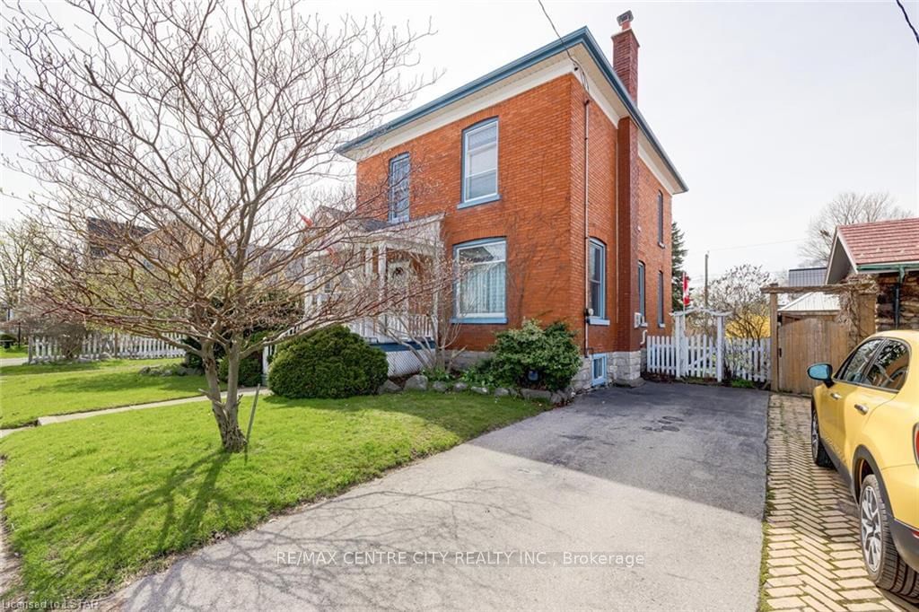 Listing Image 4