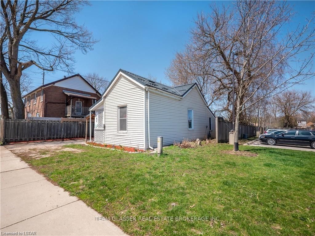Listing Image 3
