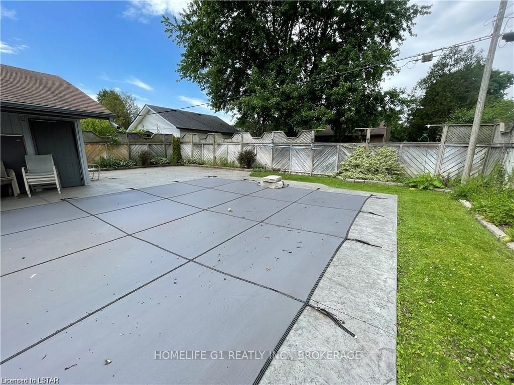 Listing Image 7