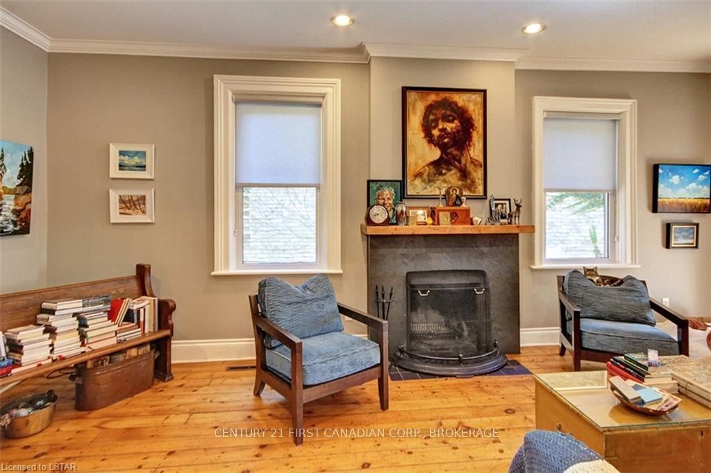 Listing Image 7