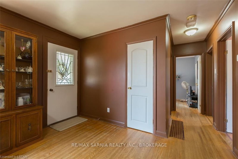 232 Queen St, Strathroy-Caradoc, N7G 2J1 | Image 3