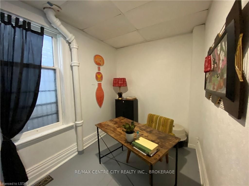 Listing Image 16