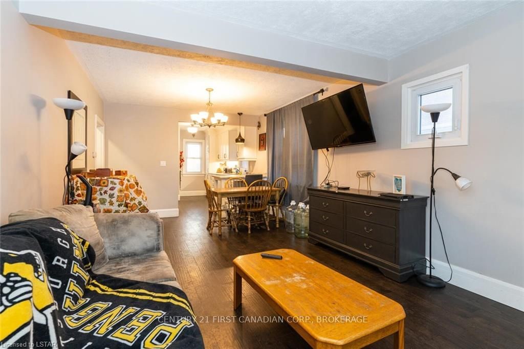 Listing Image 3