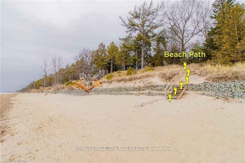 10224 Lakeview Ave, Lambton Shores, N0M 1T0 | Image 3