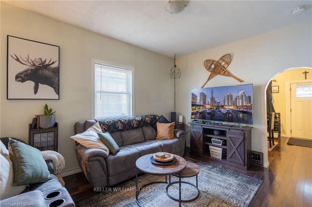 Listing Image 8