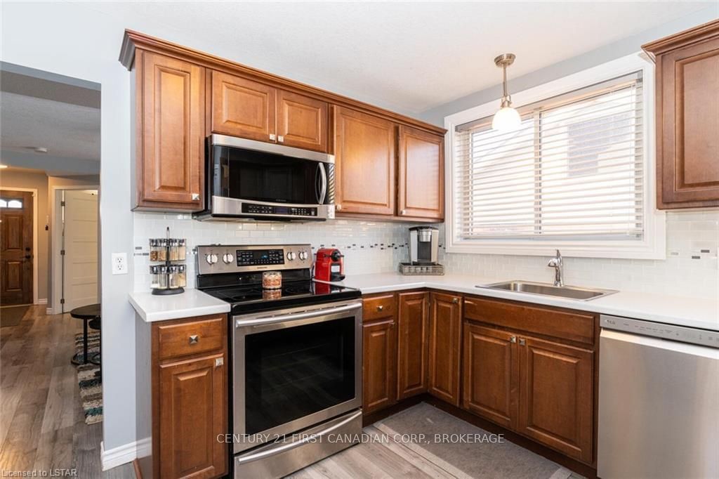 Listing Image 10