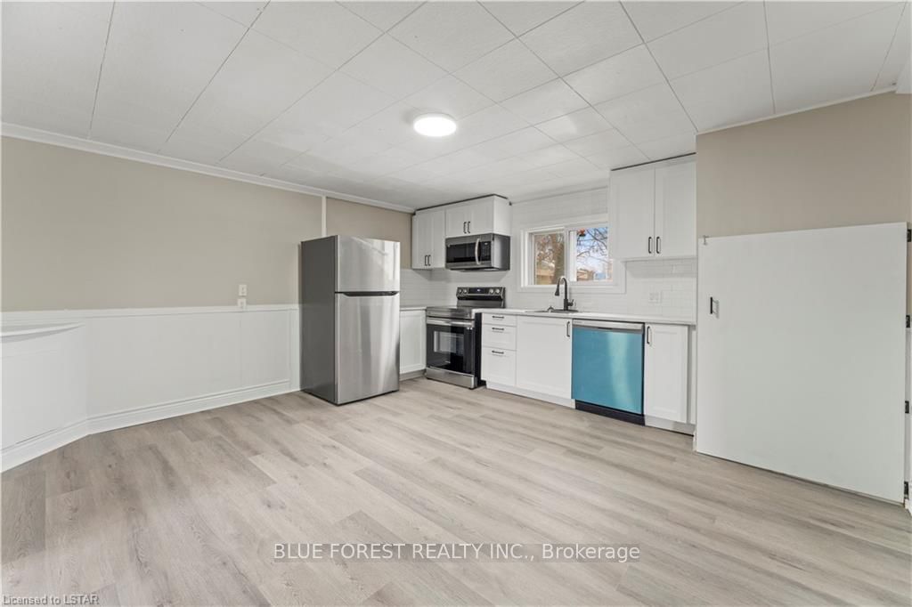 Listing Image 6