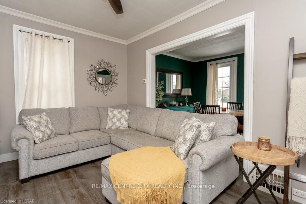Listing Image 12