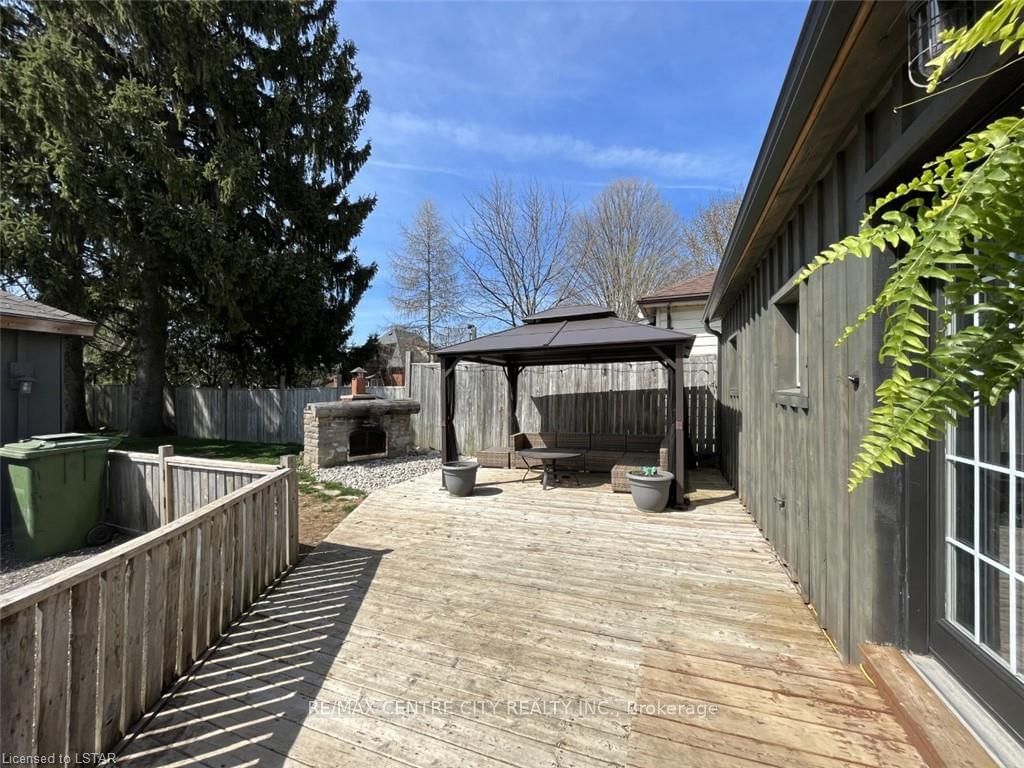 Listing Image 3